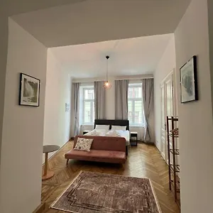 Centrally-located Authentic Viena