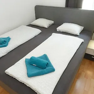 In Near Schoenbrunn & Westbahnhof - Keyless Check-in Διαμέρισμα