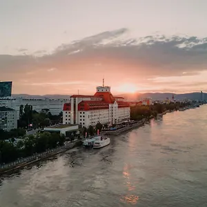 Hilton Waterfront **** Wien